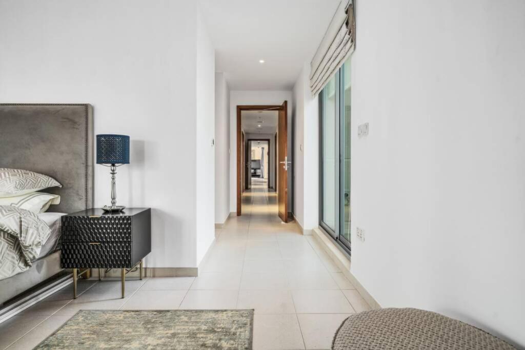 Spectacular Burj & Fountain View - Luxurious 3 Bedrooms & Maids - The Residences * Dubaï