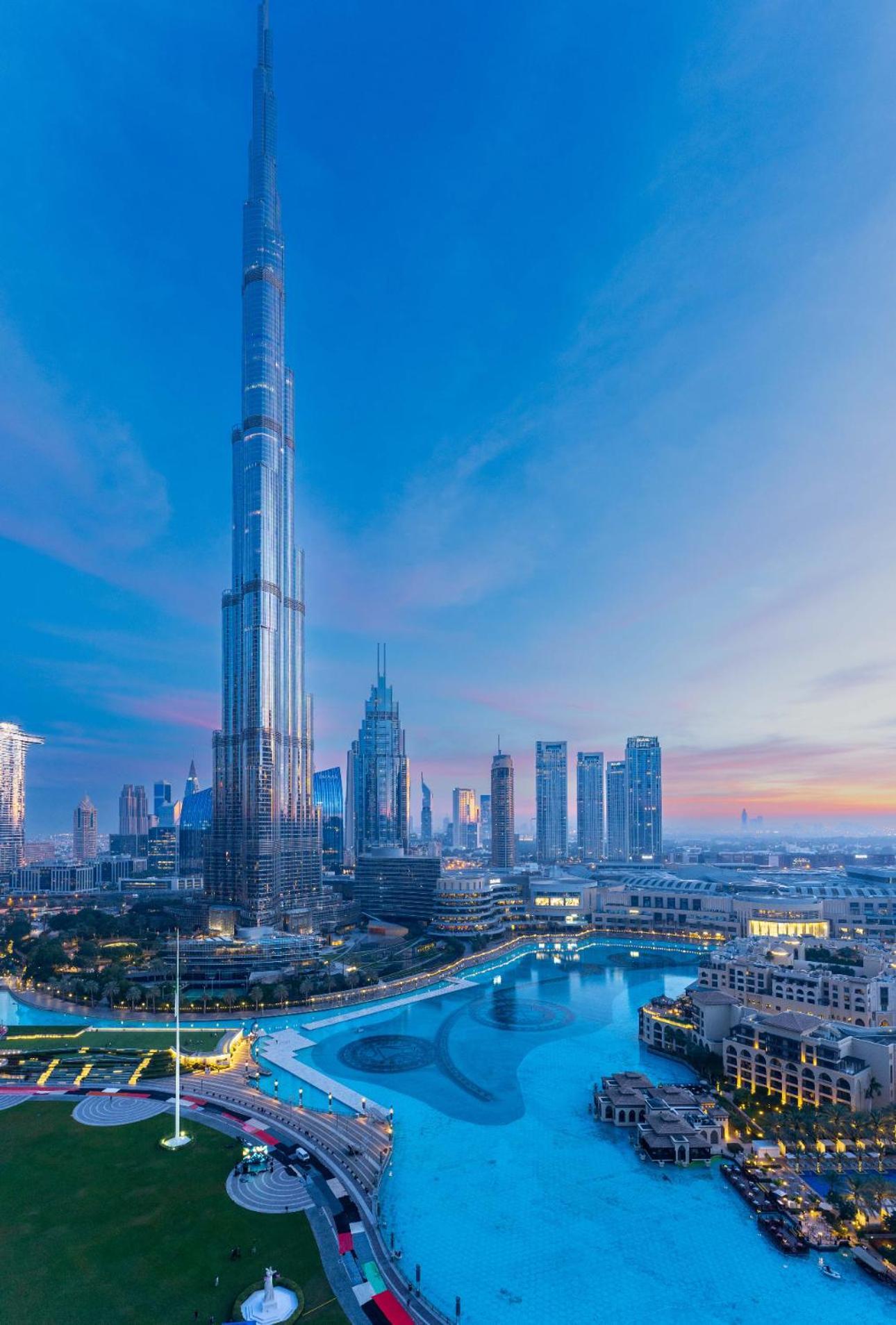 Spectacular Burj & Fountain View - Luxurious 3 Bedrooms & Maids - The Residences * Dubaï